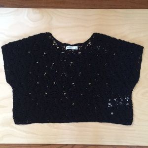 NWT-Abercrombie black crochet crop top